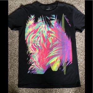 Men’s American Eagle T-shirt.